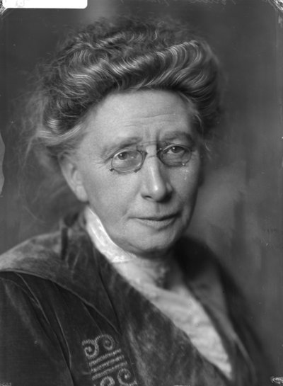 Description Portrait of Catharina van Rennes (1858-1940) by Jacob Merkelbach